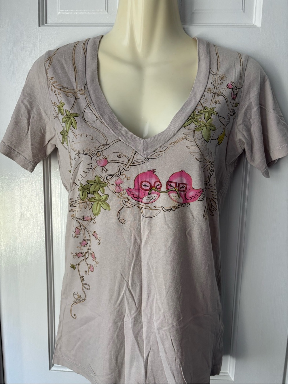 Vintage Spark in the Dark by Tsai-Fi V-Neck Tee with Cute Bird Graphic, size M